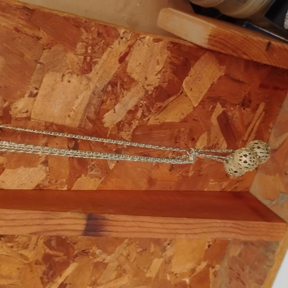 Gorgeous Judy Lee gold necklace with 3 gold balls - Picture 3 of 4